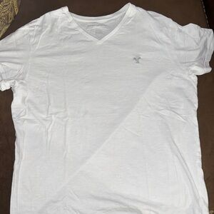 American Eagle Outfitters White V-Neck Short Sleeve Tee